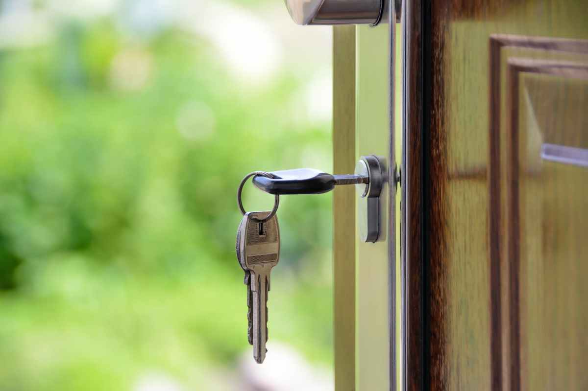 Investing in Property UK: Beginner MISTAKES to Avoid